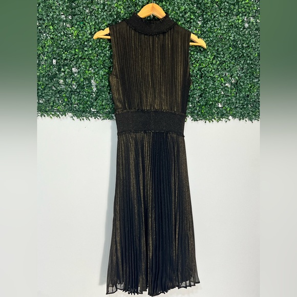 Nanette Lepore Dresses & Skirts - Nanette Lepore Dress Very Black Gold Solid Sleeveless Pleated Size 6